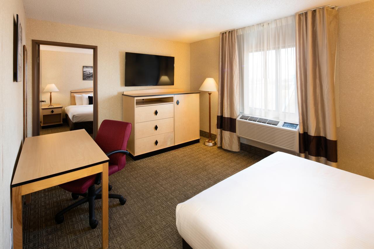 Sylo Hotel Denver Airport, A Ramada By Wyndham Aurora Exterior foto