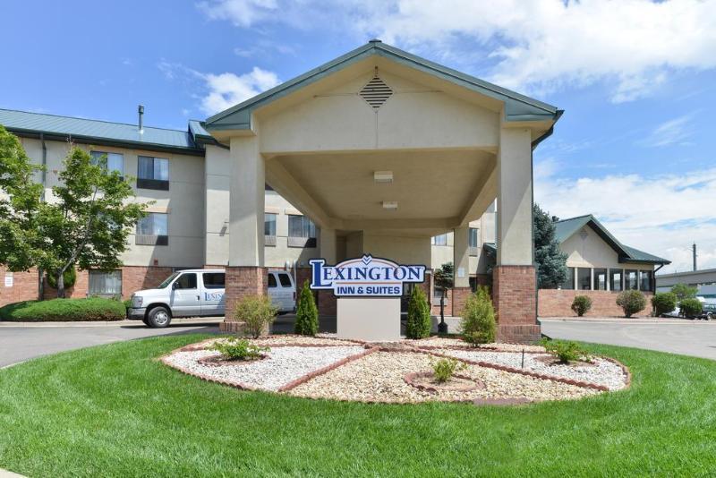 Sylo Hotel Denver Airport, A Ramada By Wyndham Aurora Exterior foto